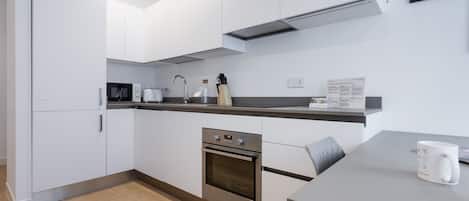 아파트 (1 Bedroom) | 전용 주방 | 전자레인지, 오븐, 쿡탑, 식기 세척기