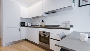 公寓 (1 Bedroom) | 私人廚房 | 微波爐、烤箱、爐台、洗碗機