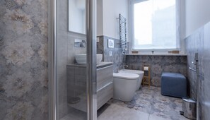 Apartment (1 Bedroom) | Bathroom | Shower, bidet - Italianway - Torino 68 (Milan)