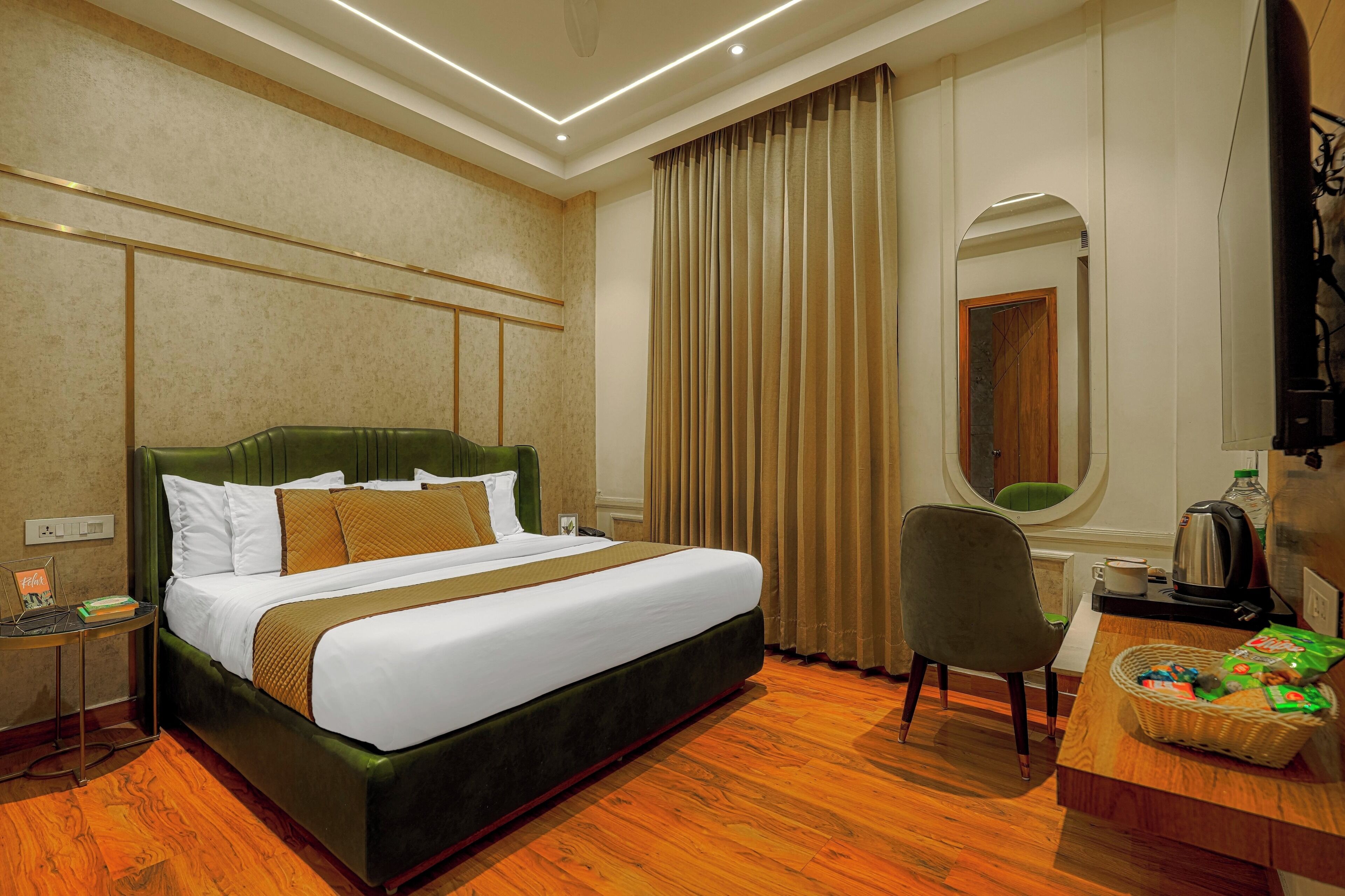 Premium Room | Iron/ironing board, free WiFi, bed sheets