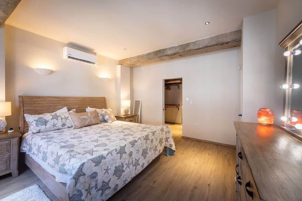 15 dormitorios, tabla de planchar con plancha, wifi y ropa de cama