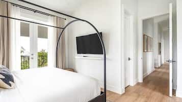 6 bedrooms, iron/ironing board, WiFi, bed sheets