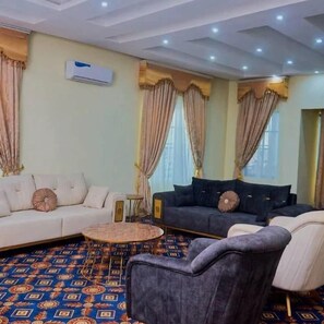 奢华客房 | 1 多间卧室、客房内保险箱、熨斗/熨衣板、免费 WiFi