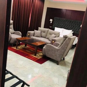 1 habitación y caja de seguridad en la habitación 