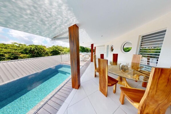 Outdoor dining - Bois Royal (Sainte-Anne)