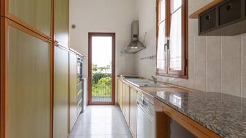 Apartment | Private kitchen | Dishwasher