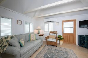 Cottage, 1 Bedroom | Living area | Smart TV