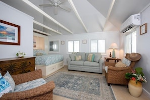 Cottage, 1 Bedroom | Living area