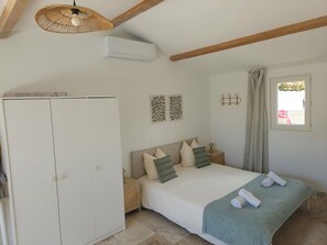 1 camera, Wi-Fi gratuito, lenzuola