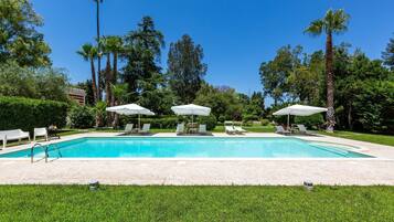 Piscina stagionale all'aperto