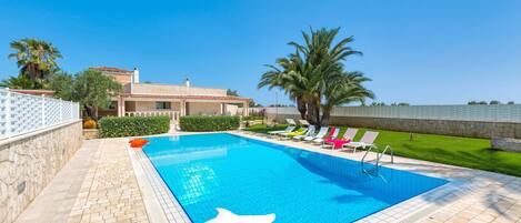 Seasonal outdoor pool