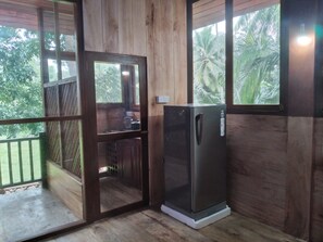 Luxury Chalet, 2 Bedrooms, Garden View | Private kitchen