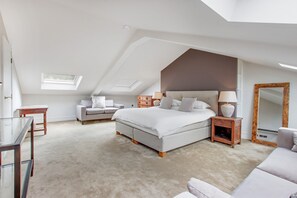 2 bedrooms, iron/ironing board, travel crib, free WiFi