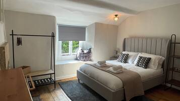 3 chambres, fer et planche à repasser, Wi-Fi gratuit, draps fournis