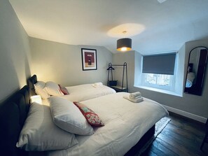 3 habitaciones, tabla de planchar con plancha y wifi gratis 