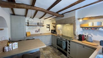 Refrigerador, microondas, horno y lavavajillas