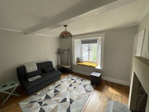 Smart TV - Cosy Cottage for 6 & Pets Friendly in Hope Valley - Pass the Keys (Stoney Middleton)