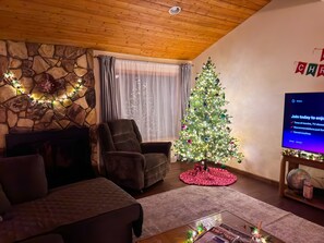 Interior - Let our place be the basecamp for your exploration at Yosemite! (Mariposa)