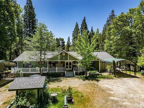 Let our place be the basecamp for your exploration at Yosemite!