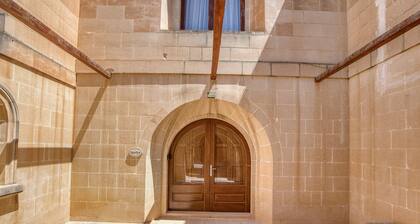 Rebekah – Ghasri Holiday Home