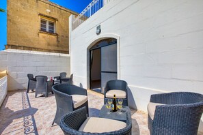 Outdoor dining - Hgieri - Ghasri Holiday Home (L-Għasri)