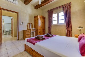 3 bedrooms, iron/ironing board, bed sheets - Villagg tal-Fanal - 3BDR (L-Ghasri)