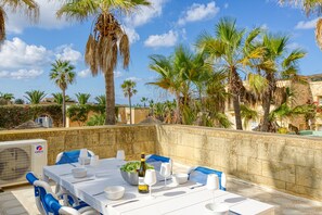 Outdoor dining - Villagg tal-Fanal - 4BDR (L-Ghasri)