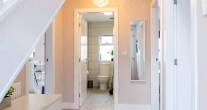 Stylish 4 Bed, newly renovated home in Nottingham