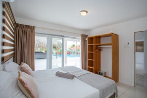 3 室のベッドルーム、アイロン / アイロン台、WiFi、ベッドシーツ