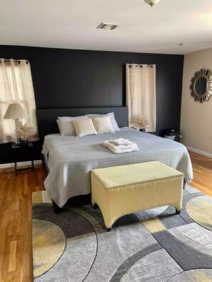 4 bedrooms, iron/ironing board, free WiFi, bed sheets