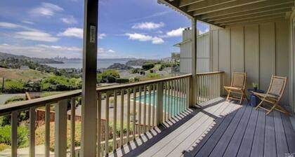 Tiburon apartment with San Francisco Skyline view