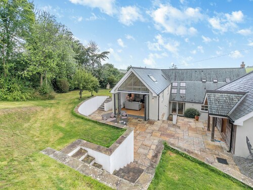 4 bedroom accommodation in St Just-in-Roseland, near St Mawes