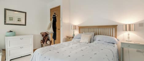 4 bedrooms, free WiFi, bed sheets