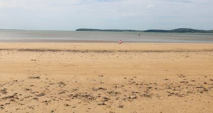 ROSE COTTAGE, family friendly in Duncannon, County Wexford