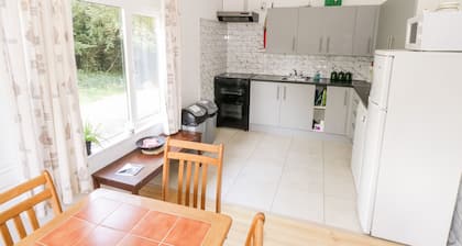 LAKESIDE, family friendly, with open fire in Ballinrobe, County Mayo