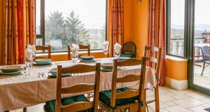 OCEAN VIEW, family friendly, with open fire in Adrigole, County Cork