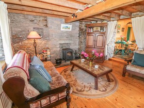 Living area - AN NEAD, pet friendly, with open fire in Dingle, County Kerry (Ballydavid)