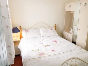 2 bedrooms - THE COTTAGE, family friendly, with open fire in Newport, County Mayo (Newport)