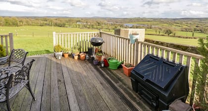 THE OLD SCHOOL HOUSE, pet friendly in Carrigallen, County Leitrim