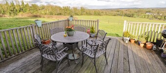 THE OLD SCHOOL HOUSE, pet friendly in Carrigallen, County Leitrim