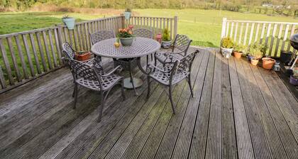 THE OLD SCHOOL HOUSE, pet friendly in Carrigallen, County Leitrim