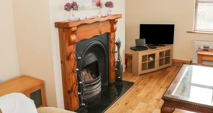 ATLANTIC VIEW, pet friendly in Ballycastle, County Mayo