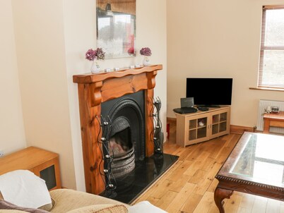 ATLANTIC VIEW, pet friendly in Ballycastle, County Mayo