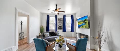 Smart TV, chimenea