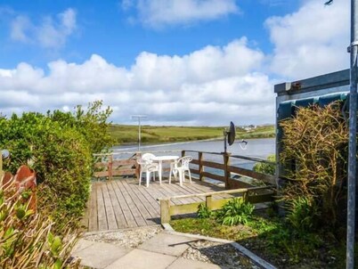 HIGH TIDE, family friendly, with a garden in Belmullet, County Mayo
