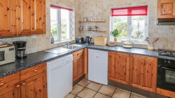 Fridge, dishwasher, cookware/dishes/utensils