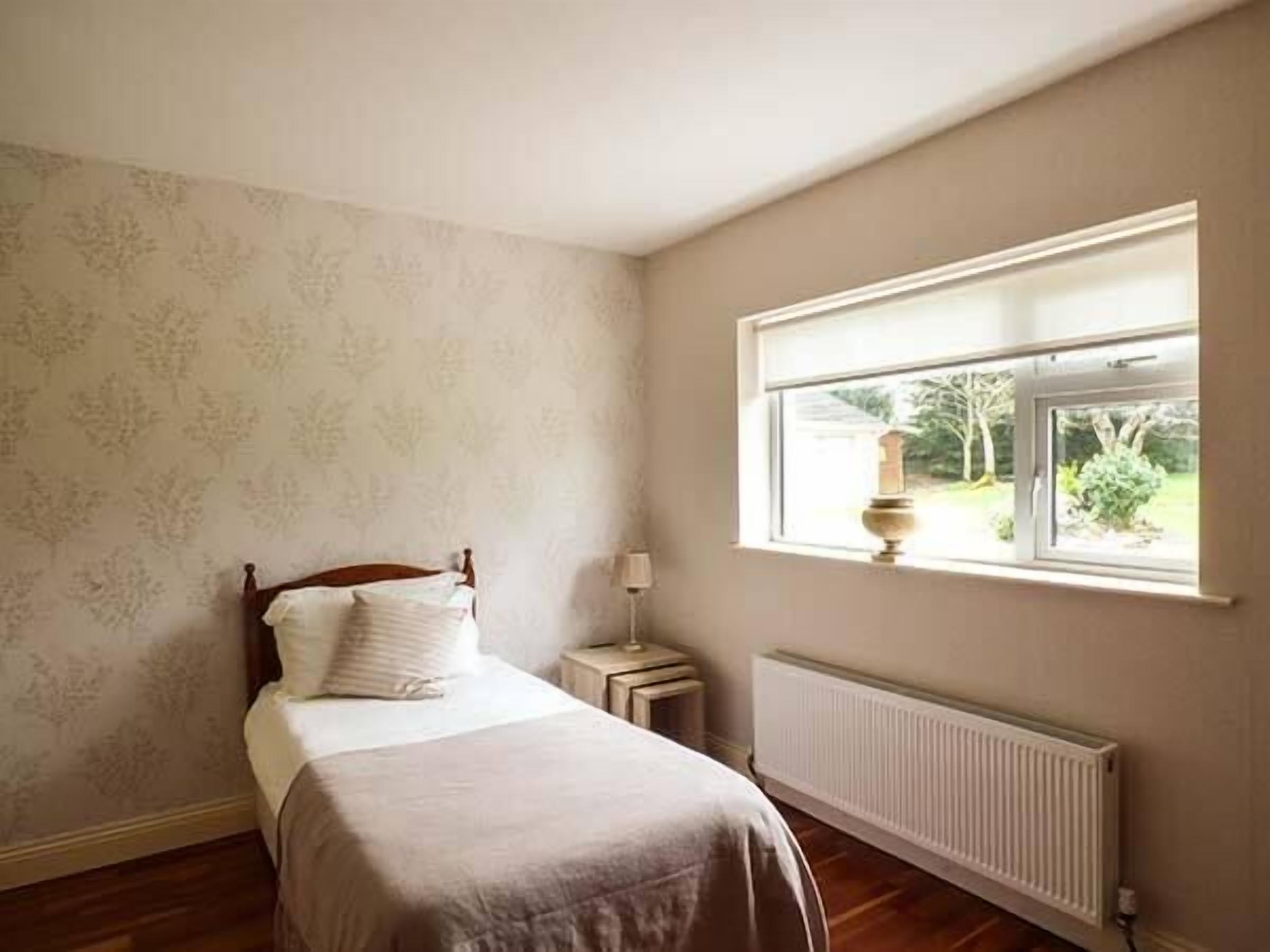 3 bedrooms, travel crib, WiFi