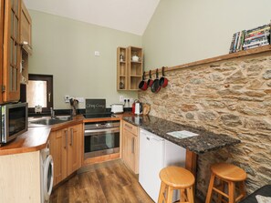 Kühlschrank, Kochgeschirr/Geschirr/Besteck