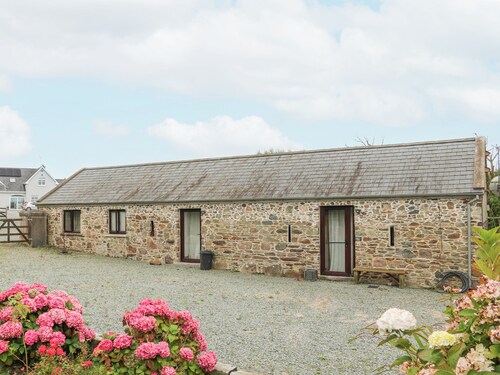 SWALLOW'S NEST, pet friendly in Tacumshane, County Wexford