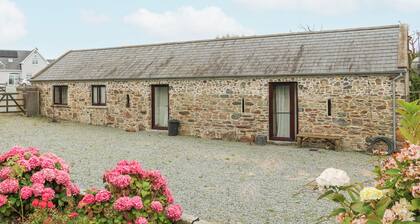 SWALLOW'S NEST, pet friendly in Tacumshane, County Wexford